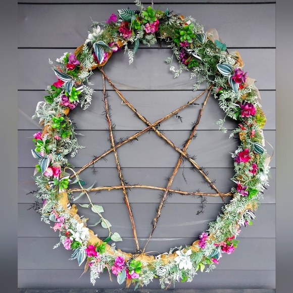 🦇 Meet your Posher, Laurie 🦇 - Picture 12 of 13